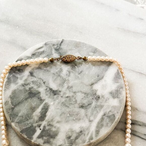 Vintage Simulated Pink Pearl Necklace Round Graduated Size Beads Unsigned - Picture 5 of 8